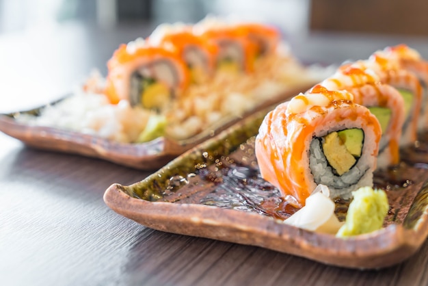 grilled salmon sushi roll