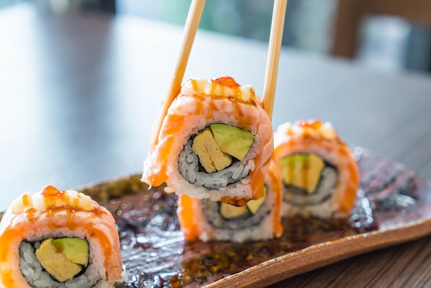 grilled salmon sushi roll