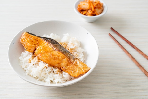 Grilled Salmon with Soy Sauce Rice Bowl