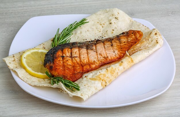 Photo grilled salmon