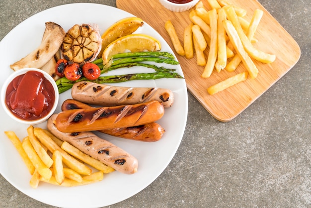 grilled sausage with vegetable