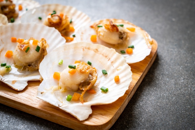 grilled scallops shell with butter