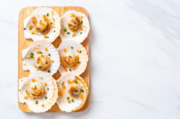 grilled scallops shell with butter