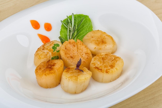 Grilled scallops