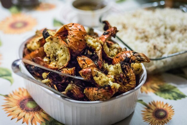 Foto scampi grigliati al barbecue