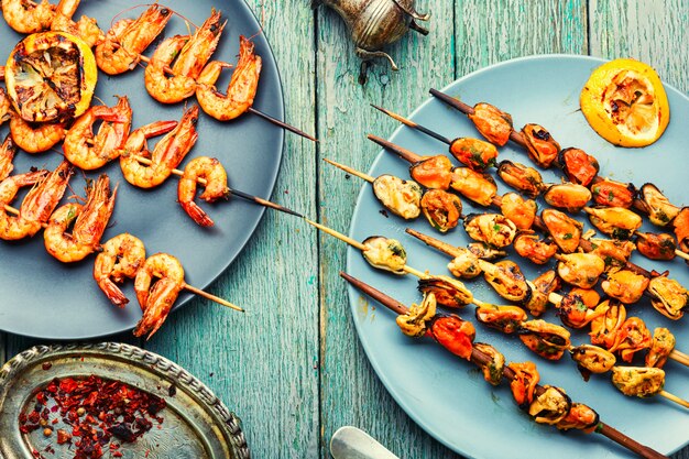 Photo grilled shrimp on a skewer