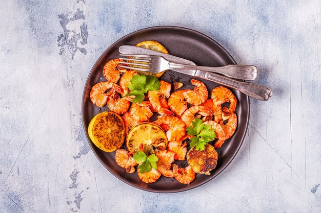 Grilled shrimps with lemon parsley and garlic