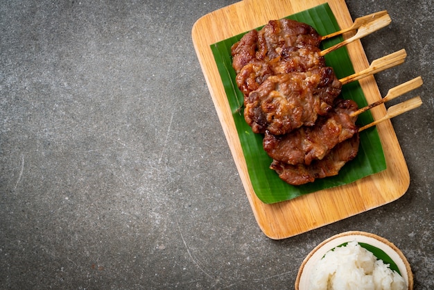 串焼き牛乳ともち米のグリル