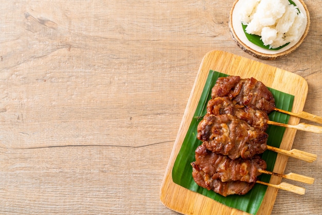 串焼き牛乳ともち米のグリル