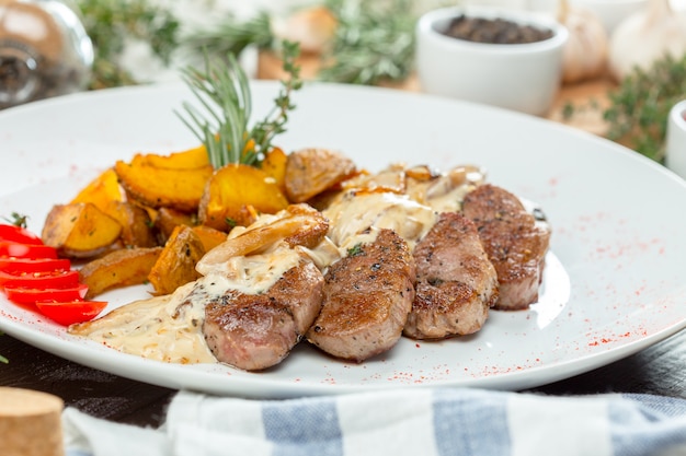 Grilled Steak with potato wedges