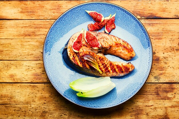 Grilled trout with figs