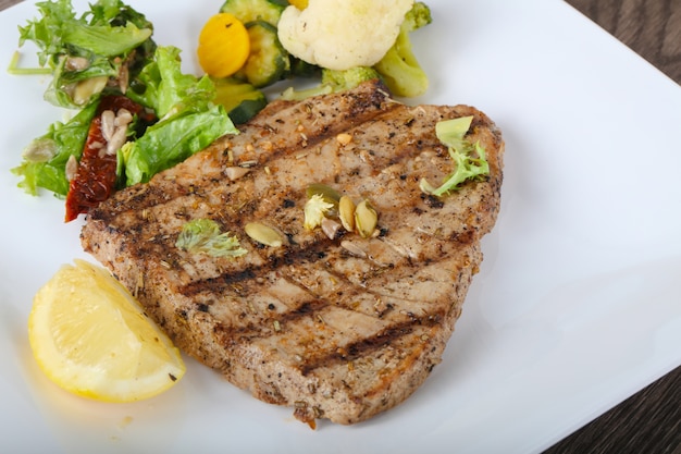 Grilled tuna steak