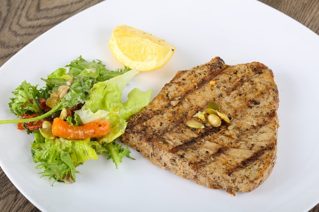 Grilled tuna steak