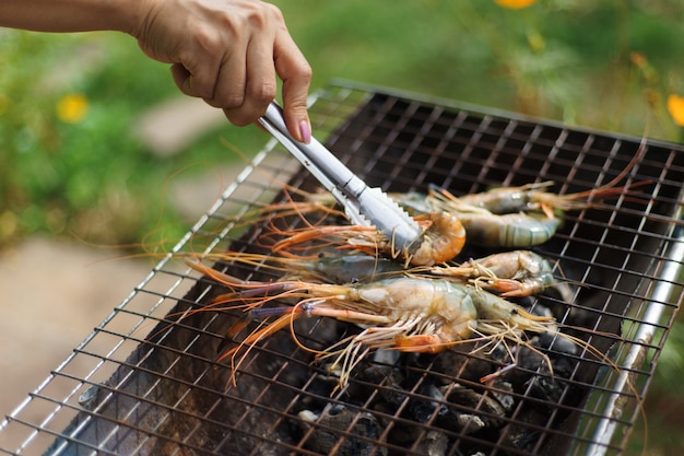 Grilling the shrimps