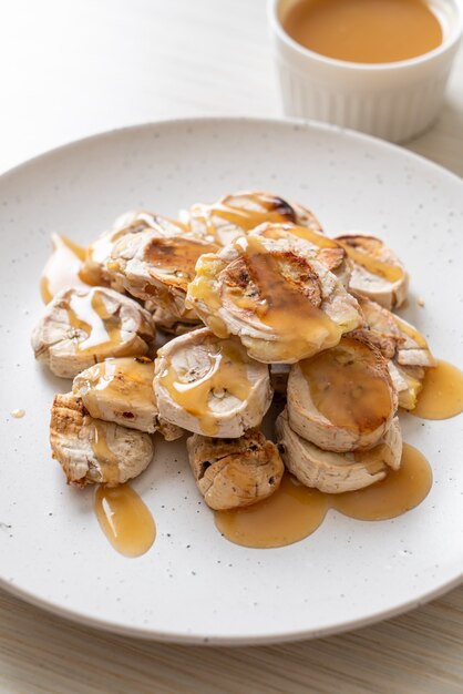 Grills Sliced Banana with Caramel Sauce