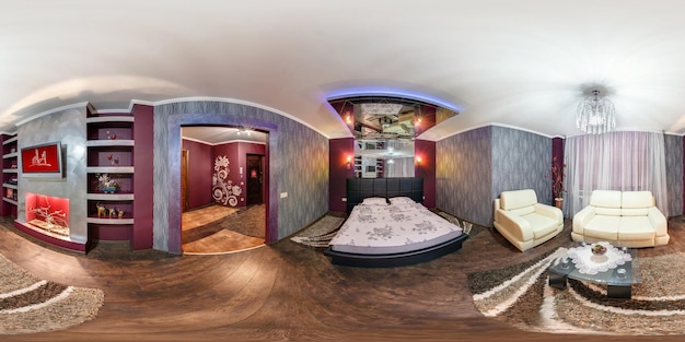GRODNO BELARUS 2012년 11월 12일 정방형 등거리 투영의 전체 구형 360 x 180도 파노라마 침실 인테리어 로프트 회색 빨간색 스타일 디자인 VR 콘텐츠의 원활한 파노라마