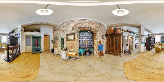 GRODNO WIT-RUSLAND MEI 2018 Volledig bolvormig naadloos hdri-panorama 360 graden hoekweergave in vintage biedermeier-interieur van inkomhal in loft-appartement in equirectangular-projectie VR-inhoud