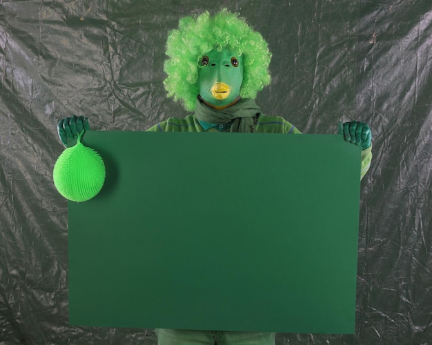 Groen buitenaardse met groene poster