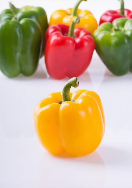 Groen gele en rode paprika achtergrond