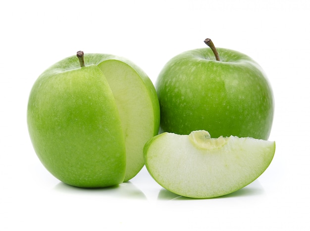 Groene appel op witte ruimte