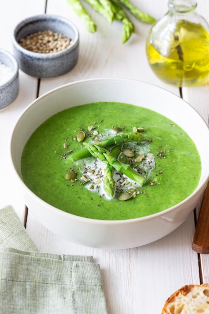 Groene aspergeroomsoep Gezond eten Vegetarisch eten Dieet