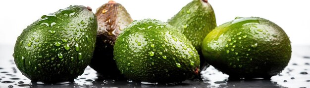 Groene Avocado's Met Druppeltjes Staande Op Witte Achtergrond Brede Panoramische Generatieve AI