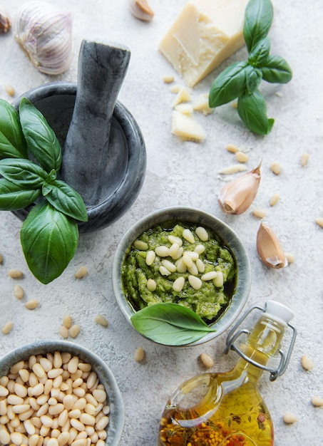 Groene basilicum pesto