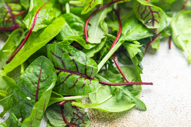 groene bladeren salade mix microgroen snack op tafel gezonde maaltijd bovenaanzicht kopieer ruimte eten