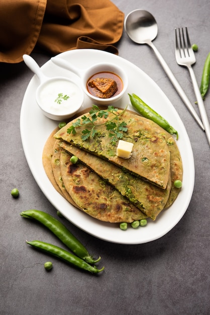 Groene erwten of matar ka paratha is een Punjabi-gerecht, een Indiase ongezuurde flatbread gemaakt met volkoren meel, groene erwten. Geserveerd met ketchup en wrongel