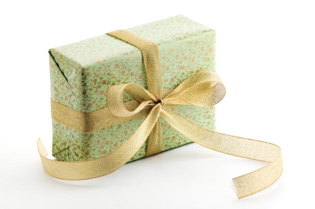 Groene geschenkdoos met gouden lint