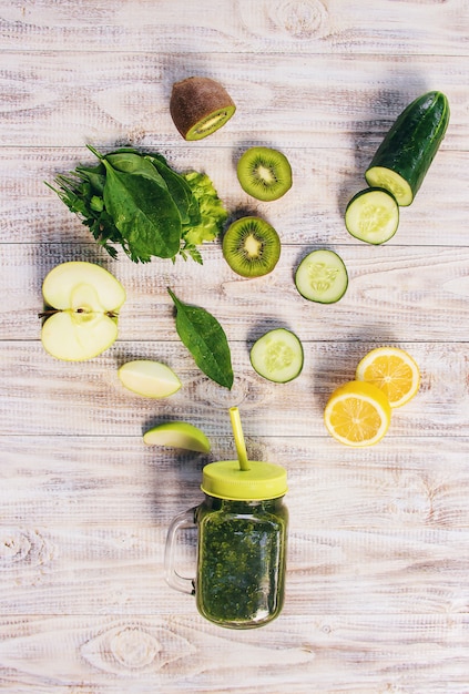 Groene smoothies met groenten en fruit. Detox Day.