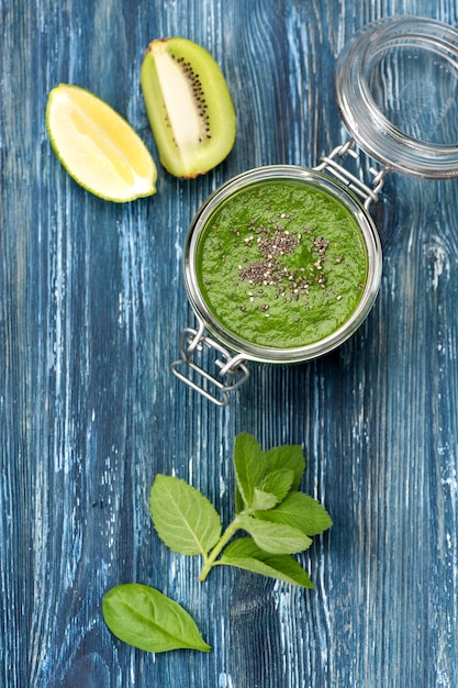 Groene Smoothies van kiwi en spinazie