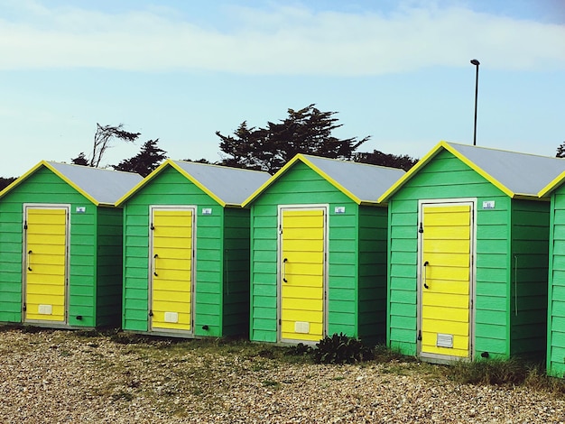 Groene strandhutten
