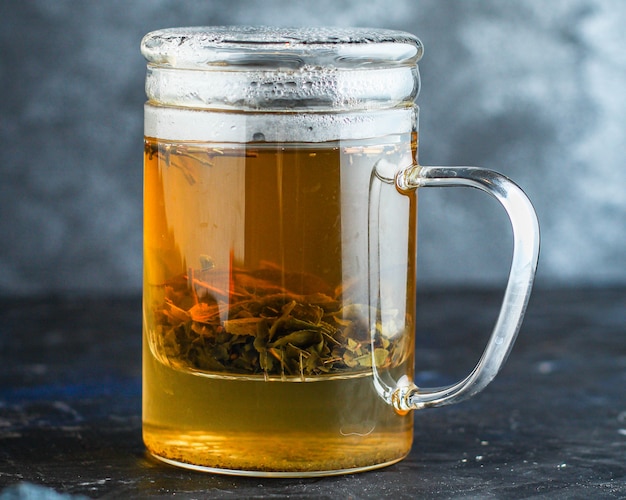 groene thee groot blad vers gezette drank