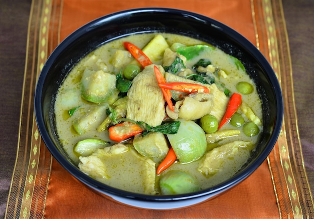 Groene varkensvlees Curry Thaise keuken