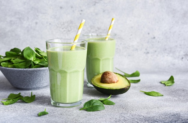 Groene vegan smoothie Smoothie met appel banaan en avocado Detox menu