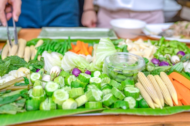 Groente voor Thais eten eet met Nam Prik Kapi garnalenpasta chilisaus