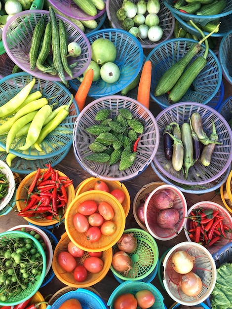 Foto groenten in de natte markt, thailand