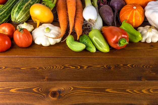 Groenten op een houten ondergrond Bio gezond biologisch voedsel Rauw en vegetarisch concept Banner