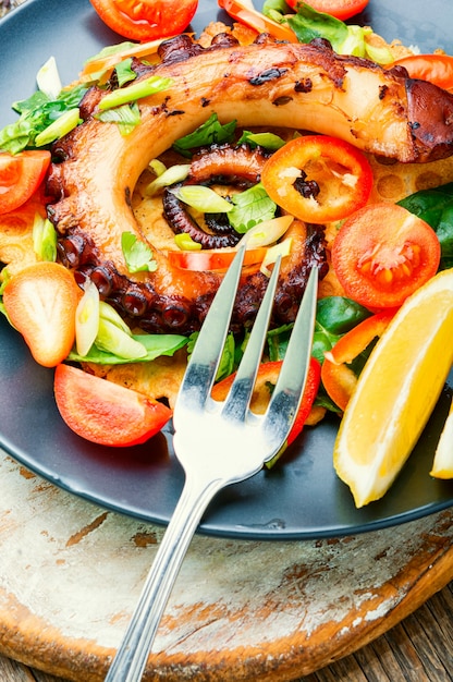 Groentesalade met octopus.