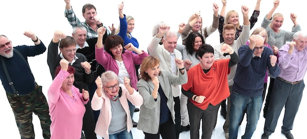 Groep diverse mensen van pensioengerechtigde leeftijd die samen staan