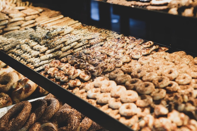 Groep geassorteerde koekjes Chocolate chip havermout rozijnen witte chocolade