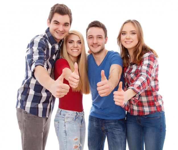 Groep gelukkige jonge mensen