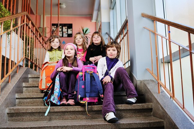 Foto groep gelukkige kinderen op school