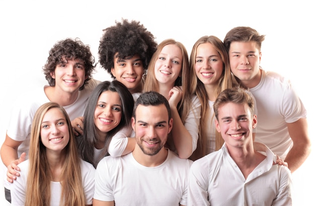 Groep jonge gelukkige mensen