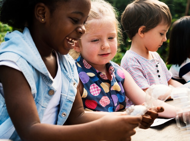 Foto groep kinderen plezier maken