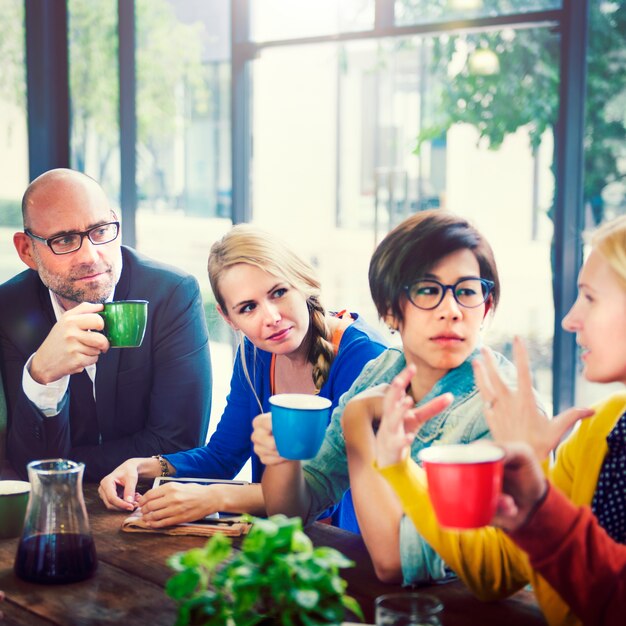 Groep mensen op koffiepauze