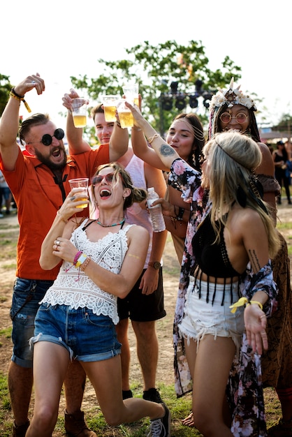 Foto groep vrienden leuke evenementen dansvakantie