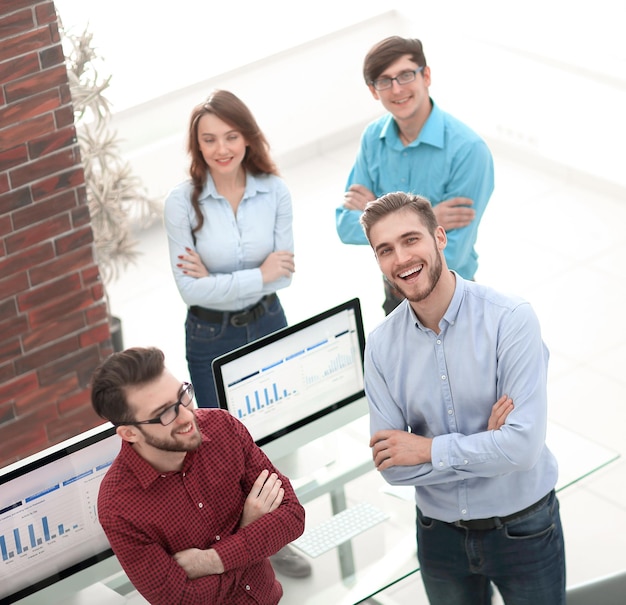 Groep zakenmensen die samenwerken