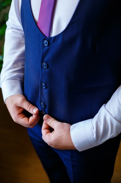 Groom's accessories on the wedding day